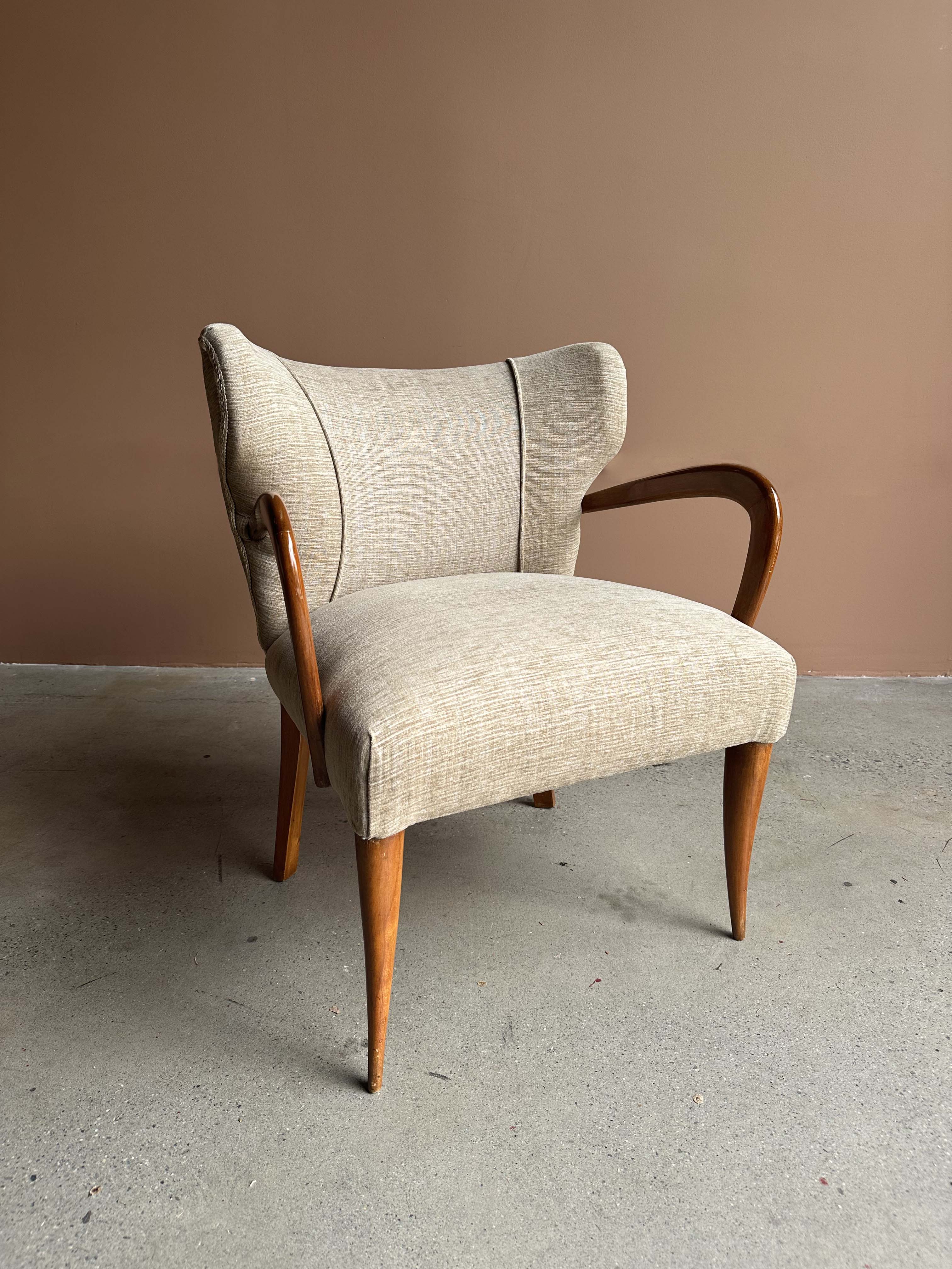 Italian Armchairs in the style of Melchiorre Bega, c. 1940, Pair