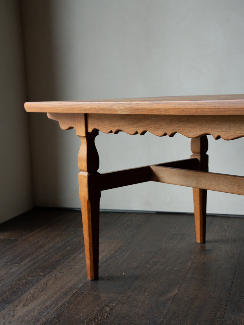 Extendable Oak Dining Table in the style of Henning Kjaernulf