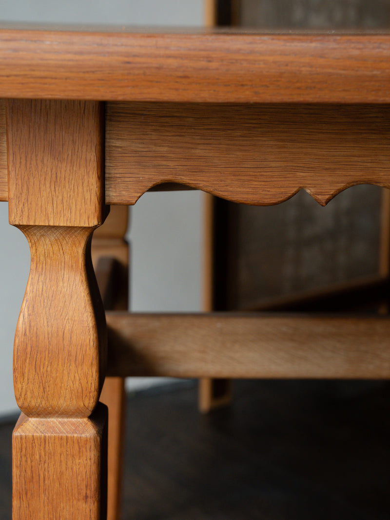 Extendable Oak Dining Table in the style of Henning Kjaernulf