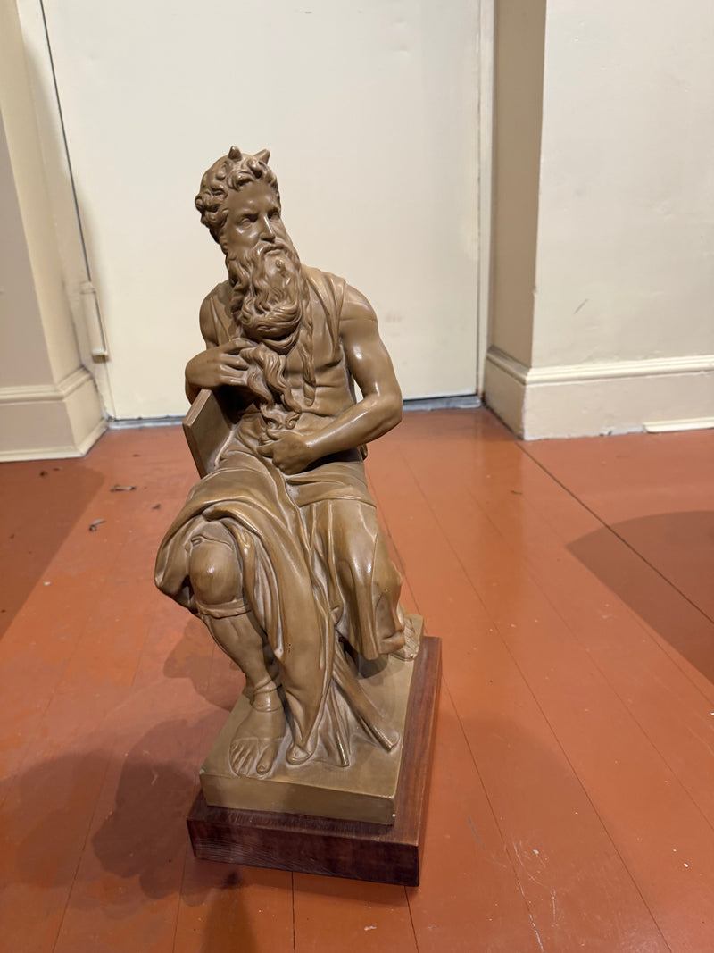 Statue replica of Michelangelo
